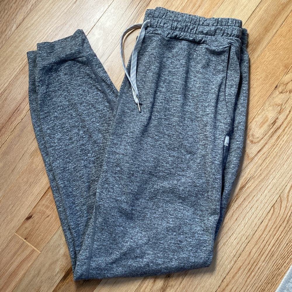 Vuori Performance Jogger Small Full Length 27.5” Long inseam